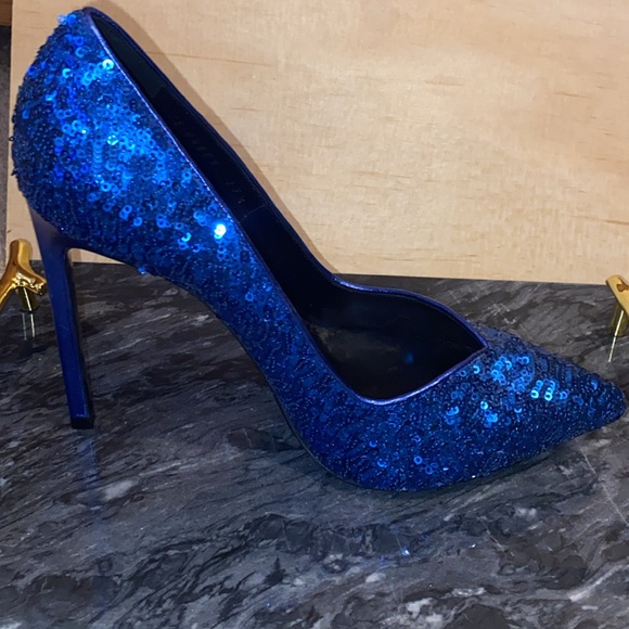 Saint Laurent High Heel - Picture 6 of 15